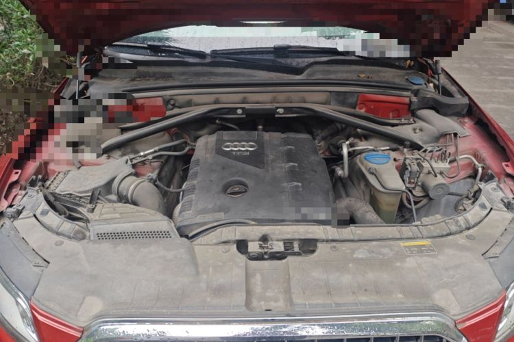 Used Audi Q5 2013 40 TFSI Ambition Engine Bay