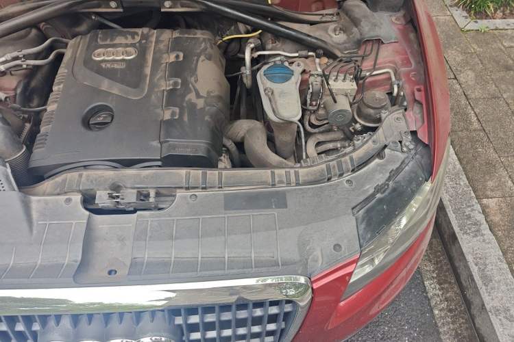 Used Audi Q5 2013 40 TFSI Technology Edition Engine Bay Left