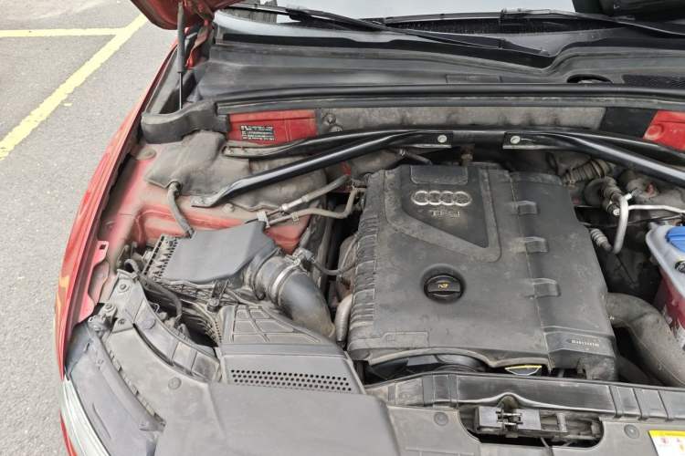 Used Audi Q5 2013 40 TFSI Technology Edition Engine Bay Right