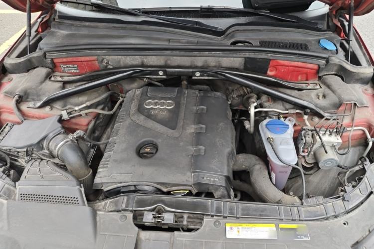Used Audi Q5 2013 40 TFSI Technology Edition Engine Bay