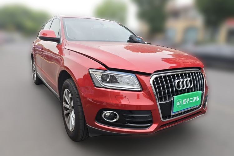 Used Audi Q5 2013 40 TFSI Technology Edition Front Right 45 Deg