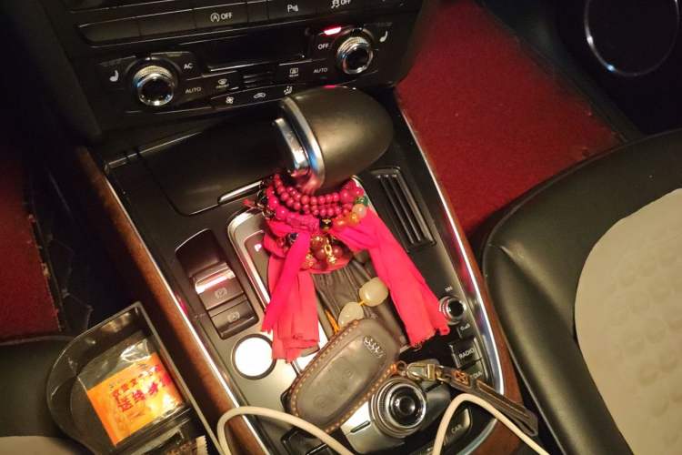 Used Audi Q5 2013 40 TFSI Comfort Edition Gear Lever