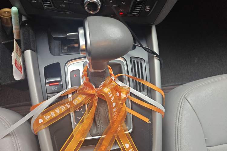 Used Audi Q5 2013 40 TFSI Ambition Gear Lever