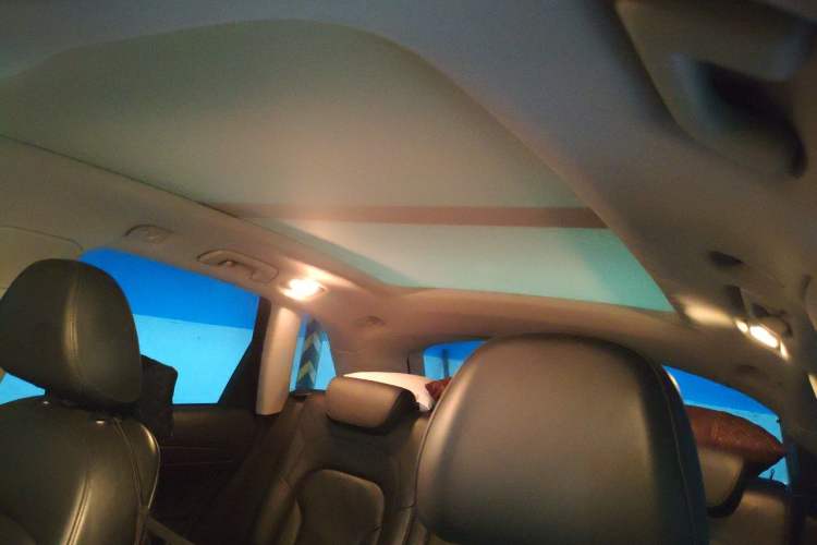 Used Audi Q5 2013 40 TFSI Comfort Edition Headliner