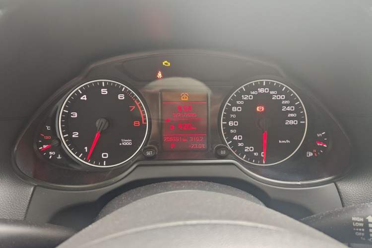 Used Audi Q5 2013 40 TFSI Technology Edition Instrument Cluster