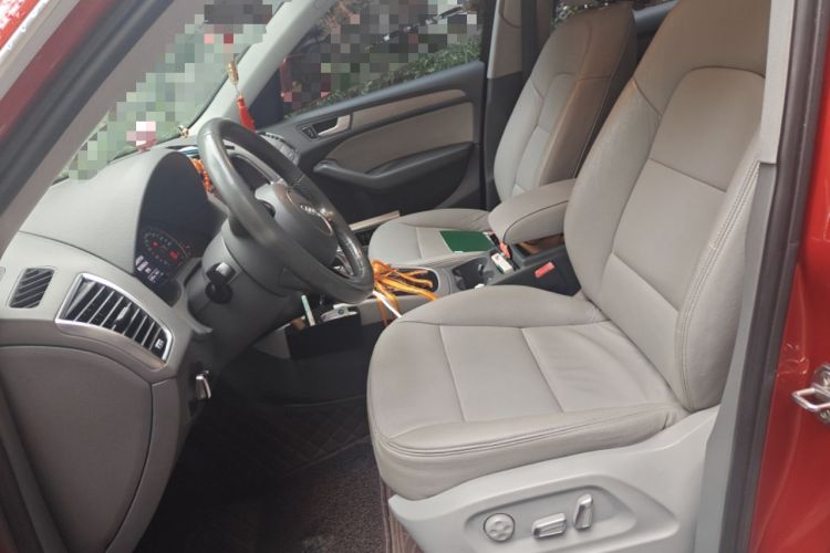 Used Audi Q5 2013 40 TFSI Ambition Left Front Seat