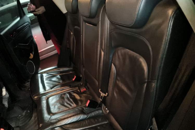 Used Audi Q5 2013 40 TFSI Comfort Edition Left Rear Seat