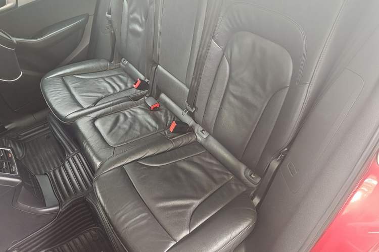 Used Audi Q5 2013 40 TFSI Technology Edition Left Rear Seat