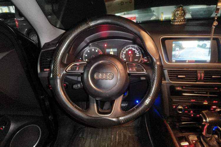 Used Audi Q5 2013 40 TFSI Comfort Edition Steering Wheel