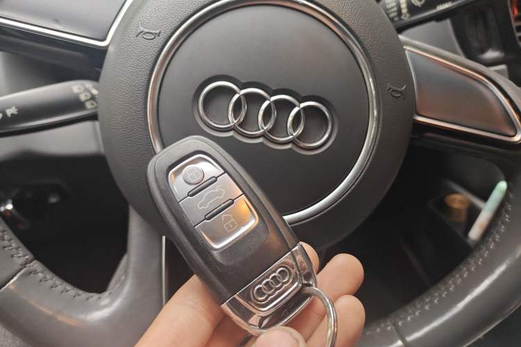 Used Audi Q5 2013 40 TFSI Ambition Vehicle Key