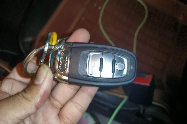 Used Audi Q5 2013 40 TFSI Comfort Edition Vehicle Key
