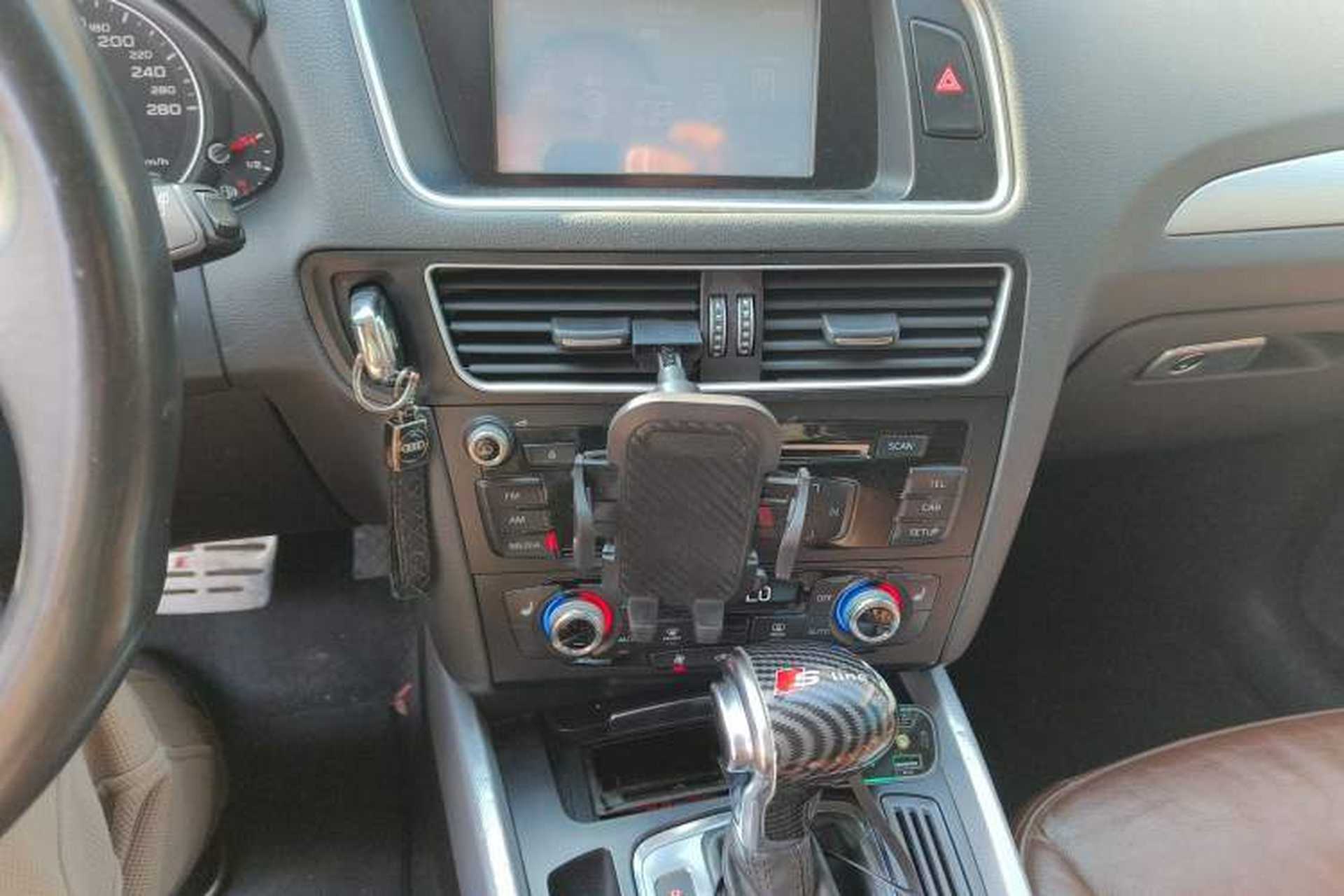Used Audi Q5 2013 40 TFSI Comfort Edition Audio And AC Panel
