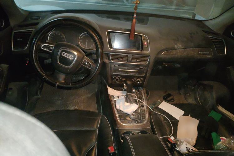 Used Audi Q5 2013 40 TFSI hybrid Center Console