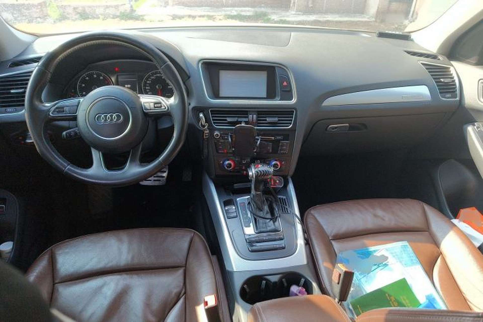 Used Audi Q5 2013 40 TFSI Comfort Edition Center Console