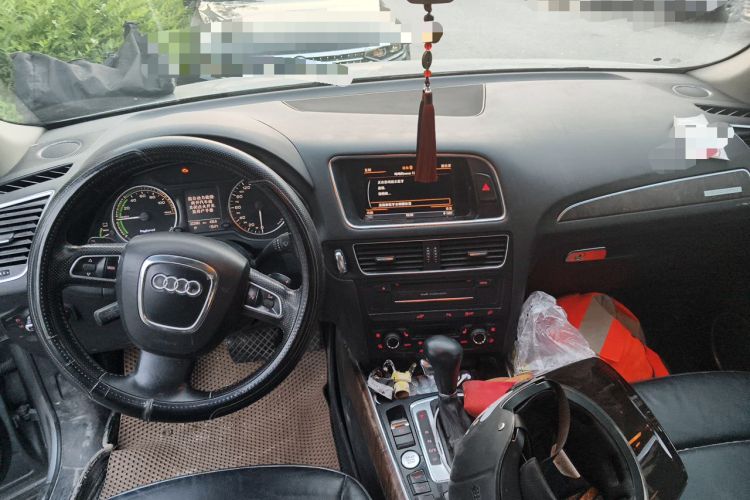 Used Audi Q5 2013 40 TFSI hybrid Center Console