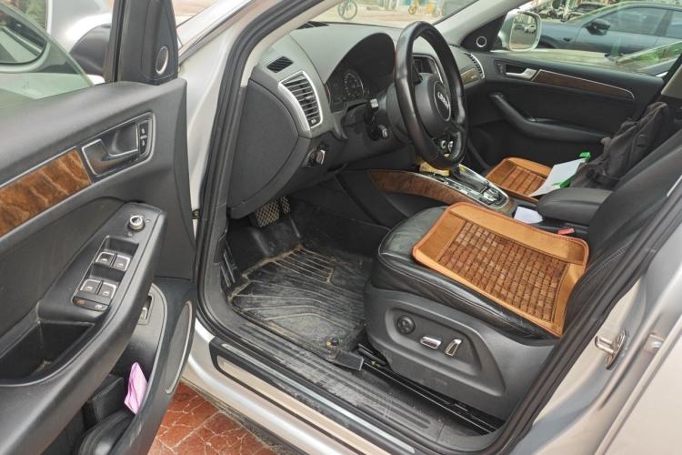 Used Audi Q5 2013 40 TFSI Comfort Edition Driver Seat
