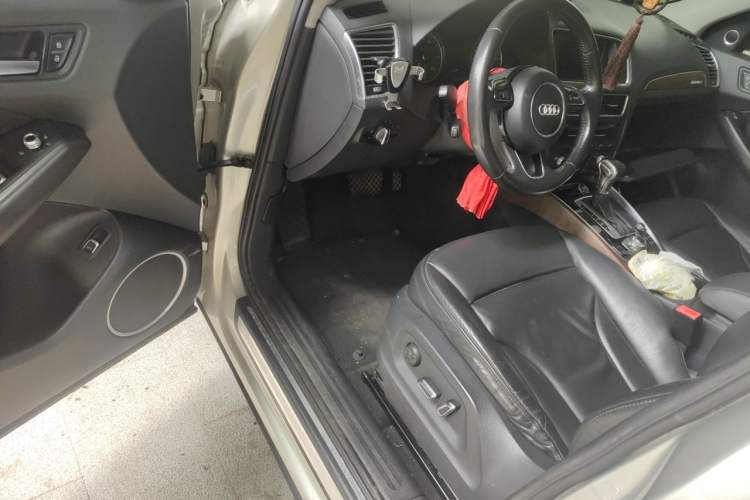 Used Audi Q5 2013 40 TFSI Comfort Edition Driver Seat