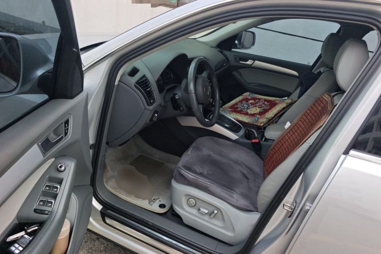 Used Audi Q5 2013 40 TFSI Technology Edition Driver Seat