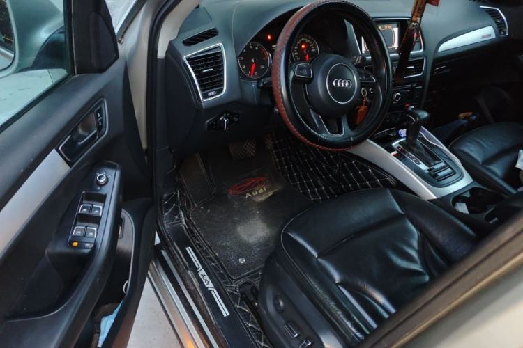 Used Audi Q5 2013 40 TFSI Technology Edition Driver Seat
