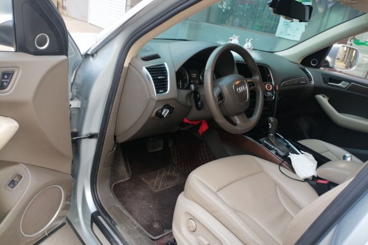 Used Audi Q5 2013 40 TFSI hybrid Driver Seat