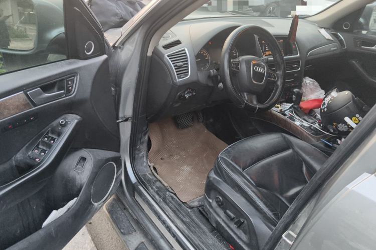 Used Audi Q5 2013 40 TFSI hybrid Driver Seat