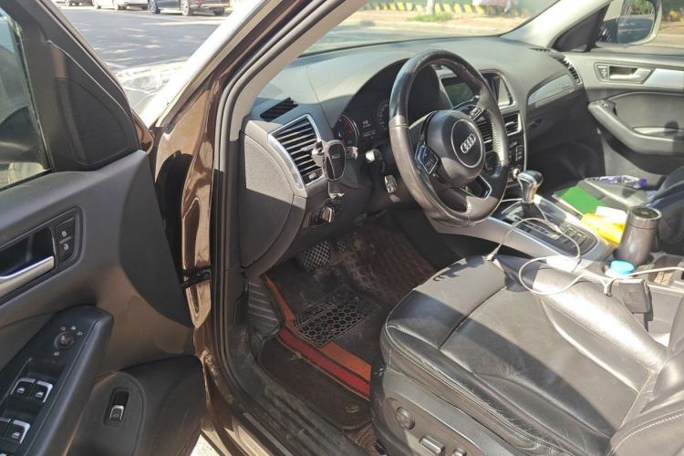 Used Audi Q5 2013 40 TFSI Technology Edition Driver Seat