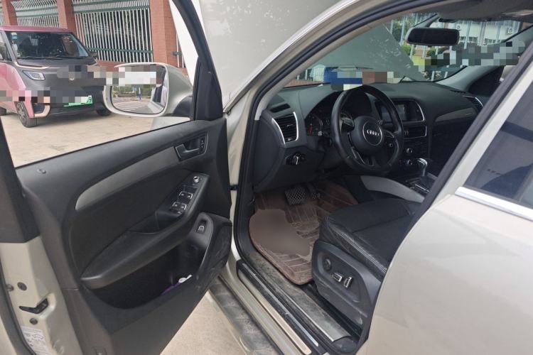 Used Audi Q5 2013 40 TFSI Ambition Driver Seat