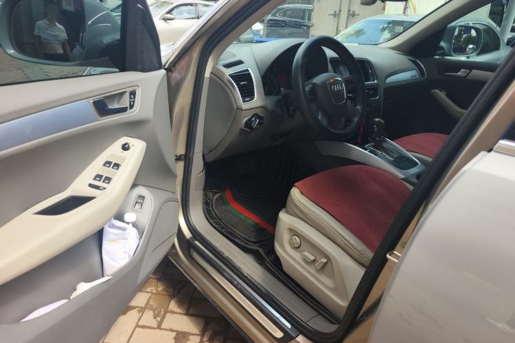 Used Audi Q5 2013 40 TFSI Technology Edition Driver Seat