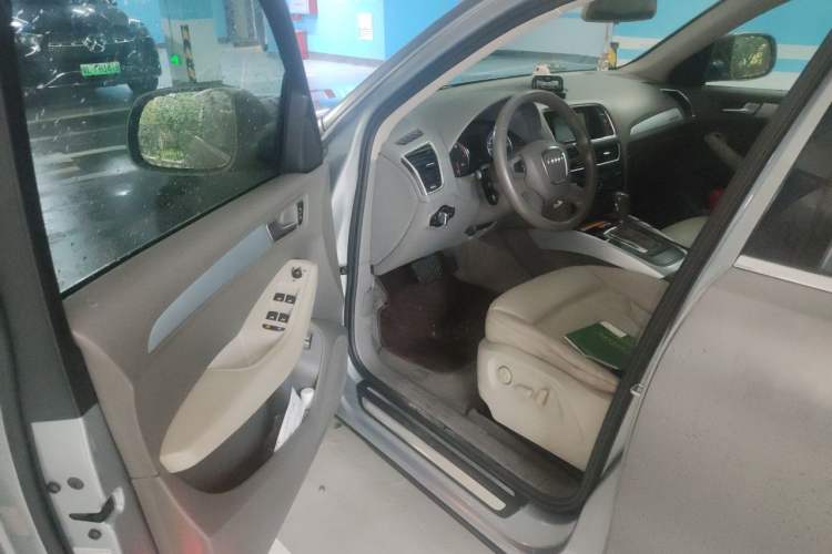 Used Audi Q5 2013 40 TFSI Technology Edition Driver Seat