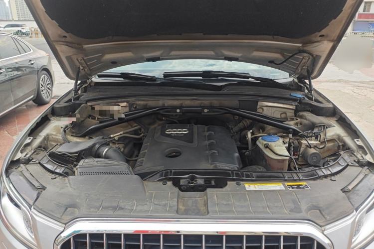 Used Audi Q5 2013 40 TFSI Comfort Edition Engine Bay