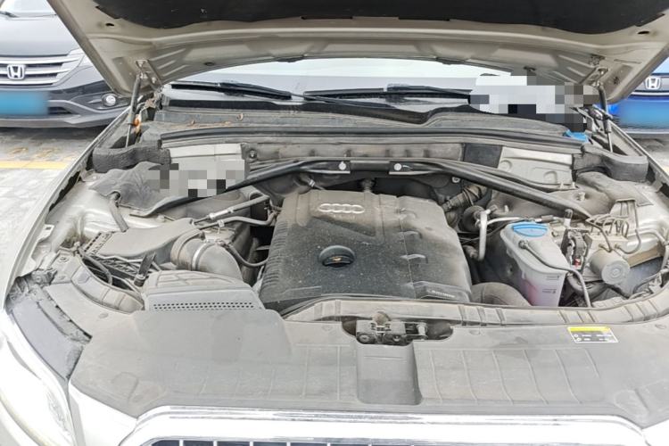 Used Audi Q5 2013 40 TFSI Comfort Edition Engine Bay