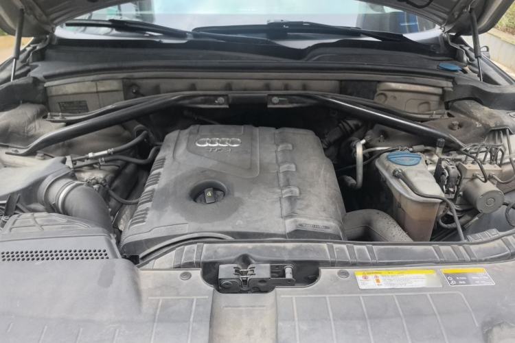 Used Audi Q5 2013 40 TFSI Ambition Engine Bay