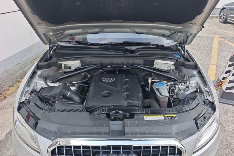 Used Audi Q5 2013 40 TFSI Technology Edition Engine Bay