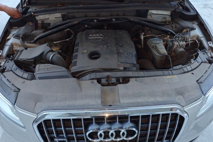 Used Audi Q5 2013 40 TFSI Technology Edition Engine Bay