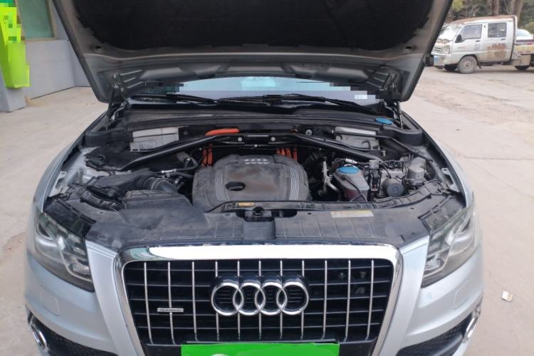 Used Audi Q5 2013 40 TFSI hybrid Engine Bay
