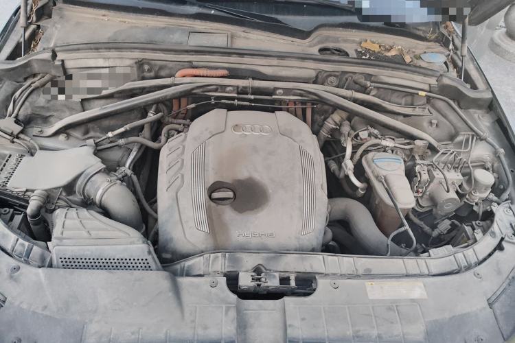 Used Audi Q5 2013 40 TFSI hybrid Engine Bay