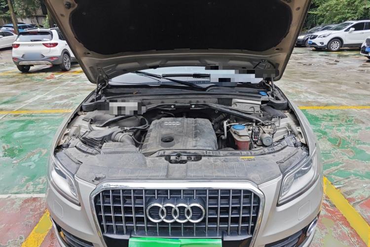 Used Audi Q5 2013 40 TFSI Ambition Engine Bay