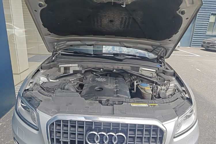 Used Audi Q5 2013 40 TFSI Comfort Edition Engine Bay