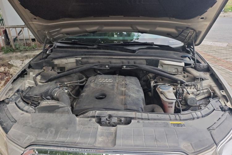 Used Audi Q5 2013 40 TFSI Ambition Engine Bay