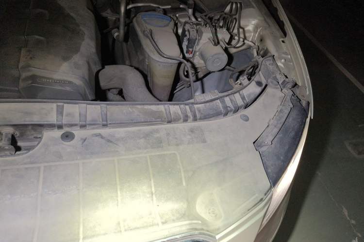 Used Audi Q5 2013 40 TFSI Technology Edition Engine Bay Left