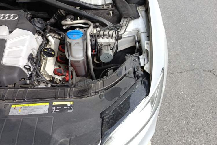 Used Audi Q5 2013 45 TFSI quattro Sport Edition Engine Bay Left