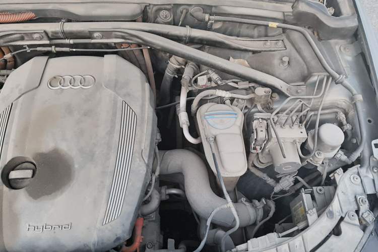 Used Audi Q5 2013 40 TFSI hybrid Engine Bay Left
