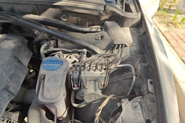 Used Audi Q5 2013 40 TFSI Technology Edition Engine Bay Left