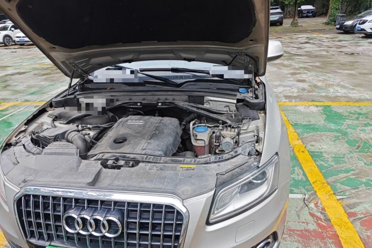 Used Audi Q5 2013 40 TFSI Ambition Engine Bay Left