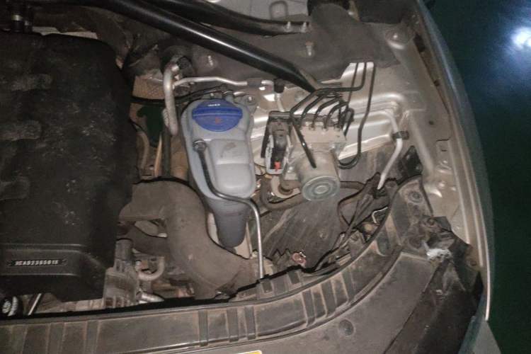 Used Audi Q5 2013 40 TFSI Technology Edition Engine Bay Left