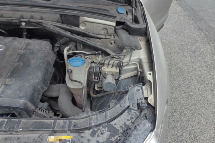 Used Audi Q5 2013 40 TFSI Ambition Engine Bay Left