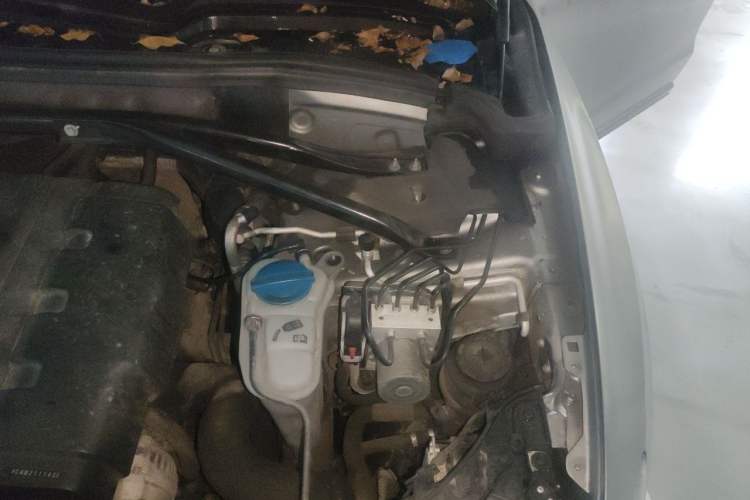 Used Audi Q5 2013 40 TFSI Technology Edition Engine Bay Left