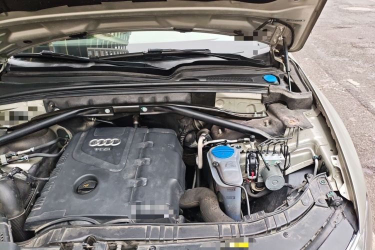 Used Audi Q5 2013 40 TFSI Technology Edition Engine Bay Left