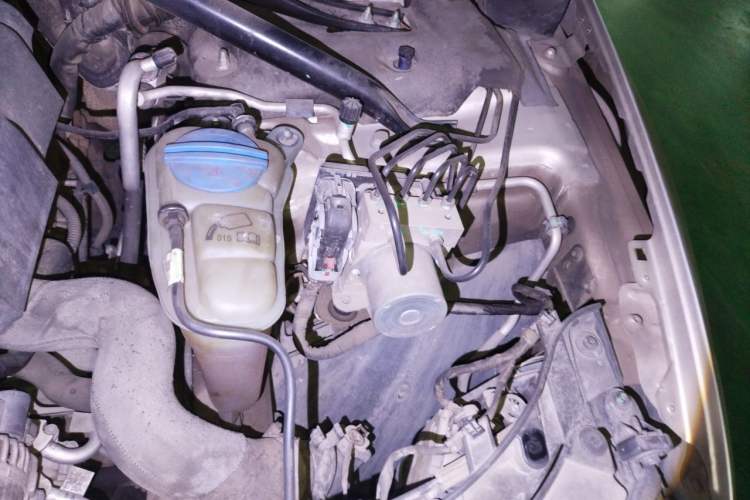 Used Audi Q5 2013 40 TFSI Technology Edition Engine Bay Left