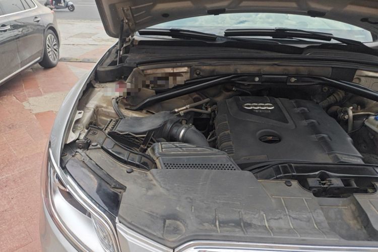 Used Audi Q5 2013 40 TFSI Comfort Edition Engine Bay Right